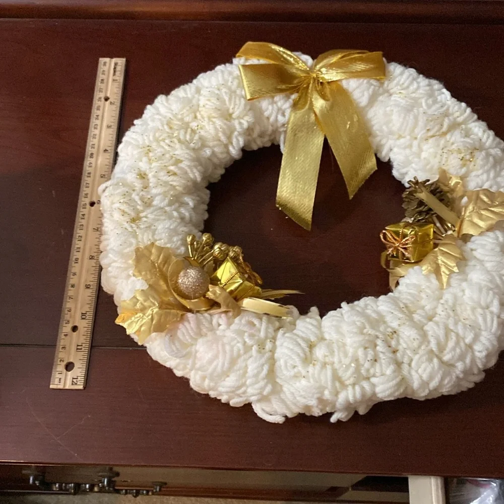 Free w bundle of 2+ Handmade White & Gold Christmas Yarn Wreath Holiday Door